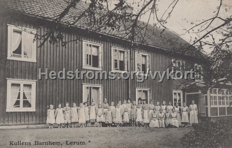 Kullens Barnhem, Lerum. Postganget 4 npvember 1916. Forlag Jac. Hægerstom, Lerum.jpg - Kullens Barnhem, Lerum.Postgånget 4 november 1916.Förlag: Jac. Hægerstöm, Lerum.