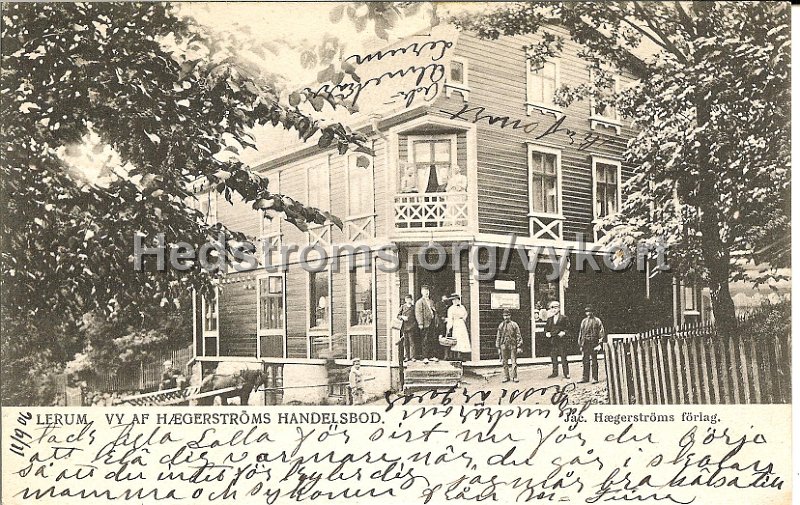 Lerum. Vy af Hægerstroms handelsbod. Postganget 11 september 1906. Jac Hægerstroms forlag.jpg - Lerum. Vy af Hægerströms handelsbod.Postgånget 13 aug? 1906.Jac. Hægerströms förlag.