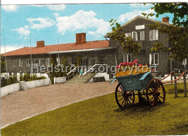 Harskogens friluftsgard. Odaterat. Forlag AB H. Lindenhag, Goteborg. NR. 9727.jpeg - Härskogens friluftsgård.Odaterat.Förlag: AB H. Lindenhag, Göteborg. NR. 9727.