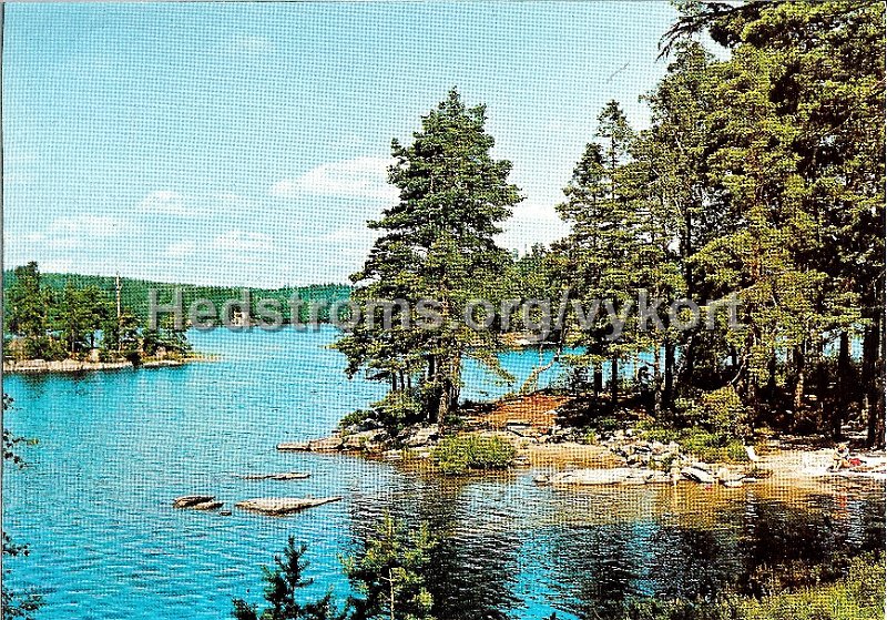 Harskogens kurs- och friluftsgard, Lerum, badplatsen. Postganget. Foto A B Flygtrafik, O. Lilljeqvist, Dals Langed. AV. 111.jpg - Härskogens kurs- och friluftsgård, Lerum, badplatsenPostgånget.Foto: A/B Flygtarfik, O. Lillieqvist, Dals Långed.