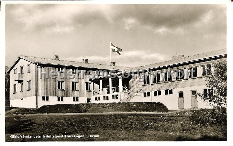 Skidframjandets friluftsgard Harskogen, Lerum. Postganget 27 februari 1944. Nr 100 Skidframjandets forlag.jpg - Skidfrämjandets friluftsgården Härskogen, Lerum.Postgånget 27 feb 1944.Nr. 100 Skidfrämjandets förlag.