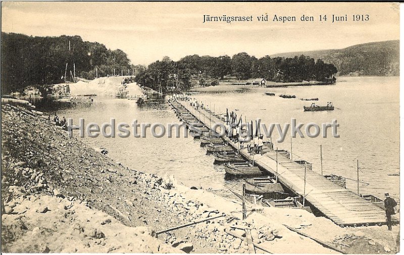 Jarnvagsraset vid Aspen 14 juni 1913. Odaterat. Forlag Aktiebolaget Goteborgs Konstforlag.jpg - Järnvägsraset vid Aspen 14 juni 1913.Odaterat.Förlag: Aktiebolaget Göteborgs Konstförlag.