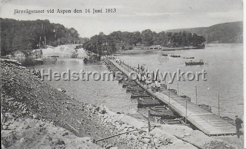 Jarnvagsraset vid Aspen 14 juni 1913. Postganget 26 juni 1913.Forlag Aktiebolaget Goteborgs Konstindustri.jpeg - Järnvägsraset vid Aspen 14 juni 1913.Postgånget 26 juni 1913.Förlag: Aktiebolaget Göteborgs Konstindustri.