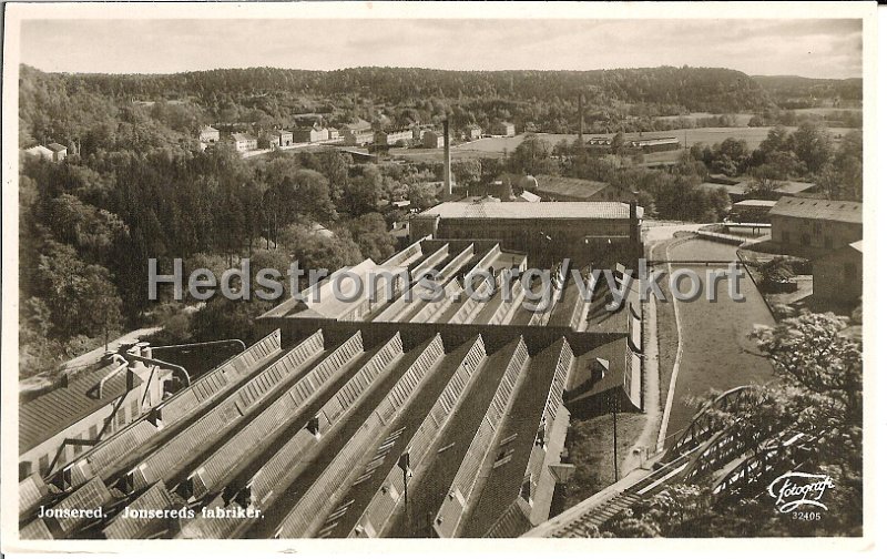 Jonsered. Jonsereds fabriker. Postganget 13 juni 1930. Foto och forlag Hj. Runeland, Jonsered.jpg - Jonsered. Jonsereds fabriker.Postgånget 13 juni 1930.Foto och förlag: Hj. Runeland, Jonsered.