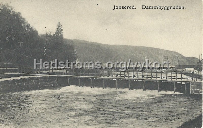 Jonsered. Dammbyggnaden. Postganget 31 juli 1910. Forlag Jonsereds Handelsbod.jpeg - Jonsered. Dammbyggnaden.Postgånget 31 juli 1910.Förlag: Jonsereds Handelsbod.