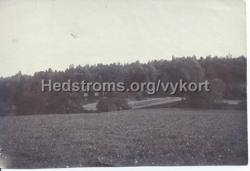 Markt Jonsered Torpstugan Jansson pa baksidan men var i Jonsered.jpeg - Märkt "Jonsered Torpstugan Jansson" på baksidan men var i Jonsered?