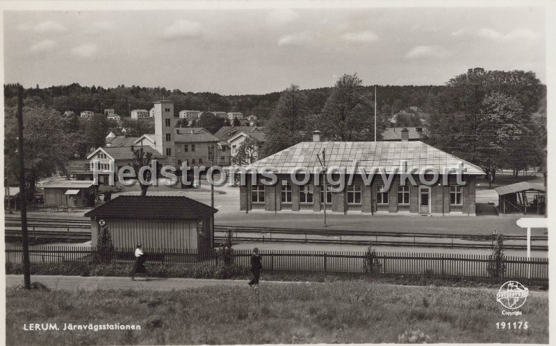 Lerum. Jarnvagsstationen. Odaterat. Pressbyran 191175.jpg - Lerum. Järnvägsstationen.Odaterat.Pressbyrån 191175.