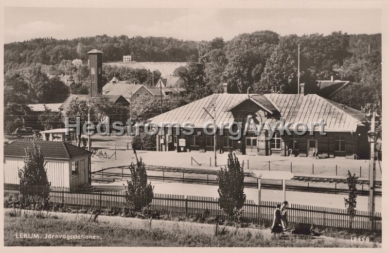Lerum. Jarnvagsstationen. Odaterat. Pressbyran 19458.jpg - Lerum. Järnvägsstationen.Odaterat.Pressbyrån 19458.