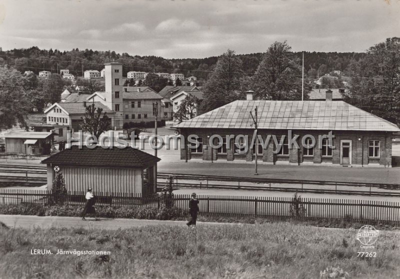Lerum. Jarnvagsstationen. Odaterat. Pressbyran 77262.jpg - Lerum. Järnvägsstationen.Odaterat.Pressbyrån 77262.