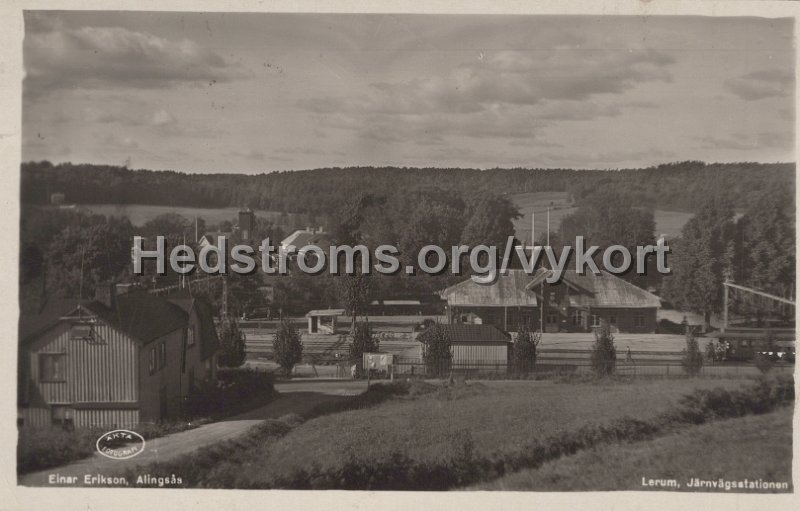 Lerum. Jarnvagsstationen. Postganget 25 auguisti 1935. Einar Eriksson, Alingsas.jpg - Lerum. Järnvägsstationen.Postgånget 25 auguisti 1935.Einar Eriksson, Alingsås.