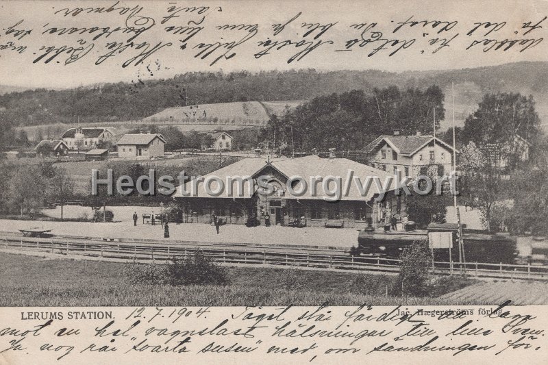 Lerums Station. Postganget 12 juli 1904. Jac. Hægerstroms forlag.jpg - Lerums Station.Postgånget 12 juli 1904.Jac. Hægerströms förlag.
