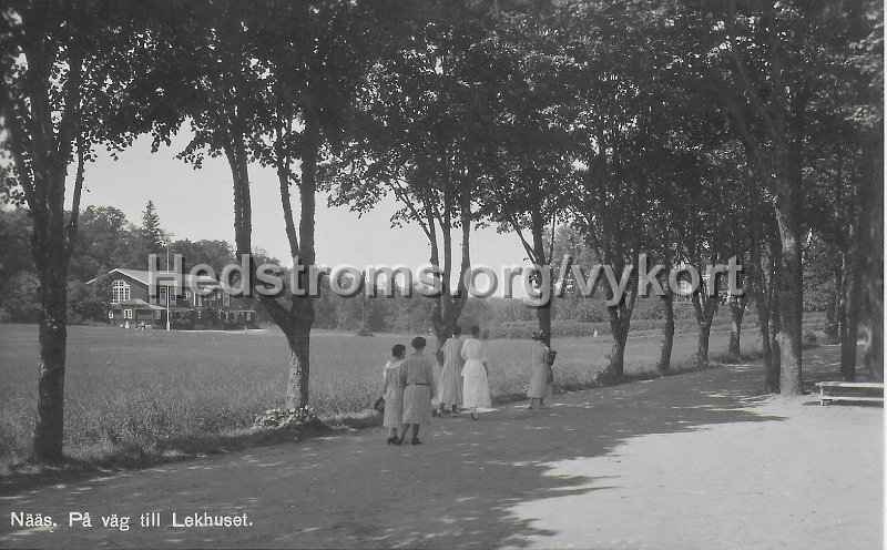 Naas. Pa vag till Lekhuset. Postganget 16 juni 1931.jpeg - Nääs. På väg till Lekhuset.Postgånget 16 juni 1931.