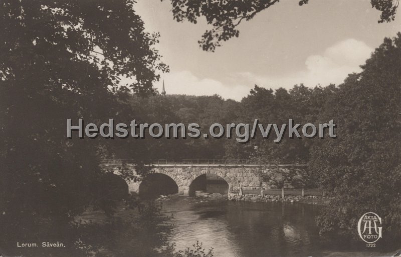 Lerum, Savean. Postganget 24 augusti 1937. Forlag Alrik Hedlund, Goteborg.jpg - Lerum, Säveån.Postgånget 24 augusti 1937.Förlag: Alrik Hedlund, Göteborg. 1722.