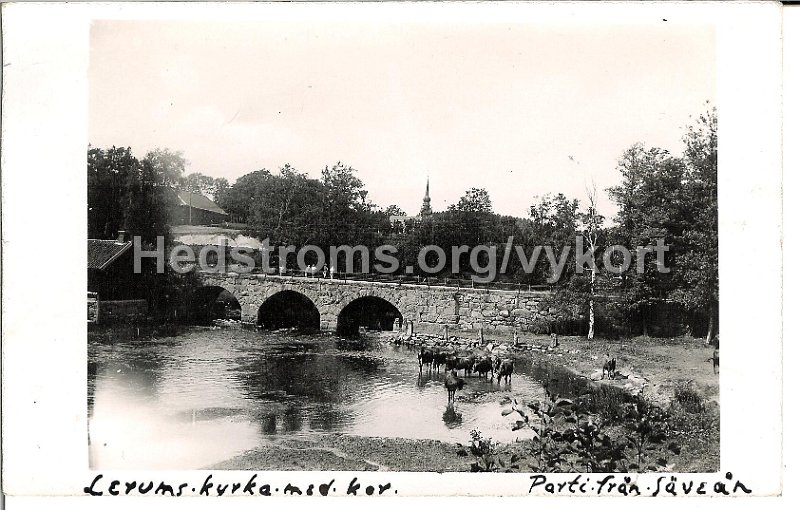 Lerums kyrka med kor. Parti fran Savean. . Postganget 11 okt 1932.jpg - Holma bro.Postgånget 11 okt 1932.