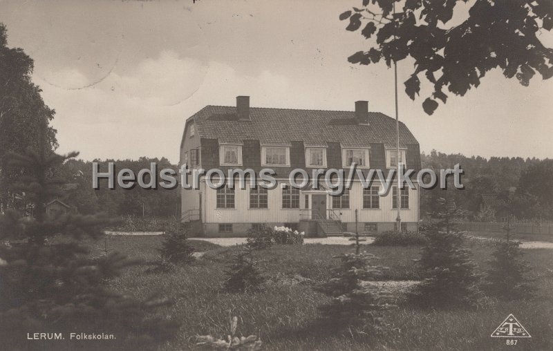 Lerum. Folkskolan. Postganget 20 januari 1931. Forlag Alrik Hedlund, Goteborg. Traff 867.jpg - Lerum. Folkskolan.Postgånget 20 januari 1931.Förlag: Alrik Hedlund, Göteborg. Träff 867.