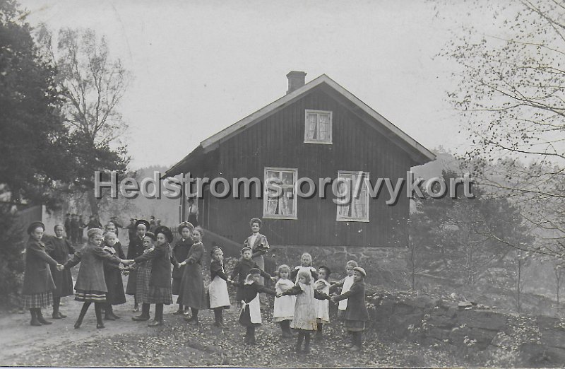 Nr. 2 Hulans Folkskola. Postganget.jpeg - Nr. 2 Hulans Folkskola.Postgånget.