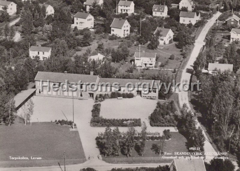 Torpskolan, Lerum. Odaterat. Foto Skandinavisk Aerotjanst.jpg - Torpskolan, Lerum.Odaterat.Foto: Skandinavisk Aerotjänst.