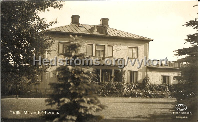 Villa Mascote, Lerum. Postganget 24 december 1934. Einar Erikson, Alingsas.jpg - "Villa Mascote," Lerum.Postgånget 27 dec 1934.Förlag Erinar Eriksson, Alingsås