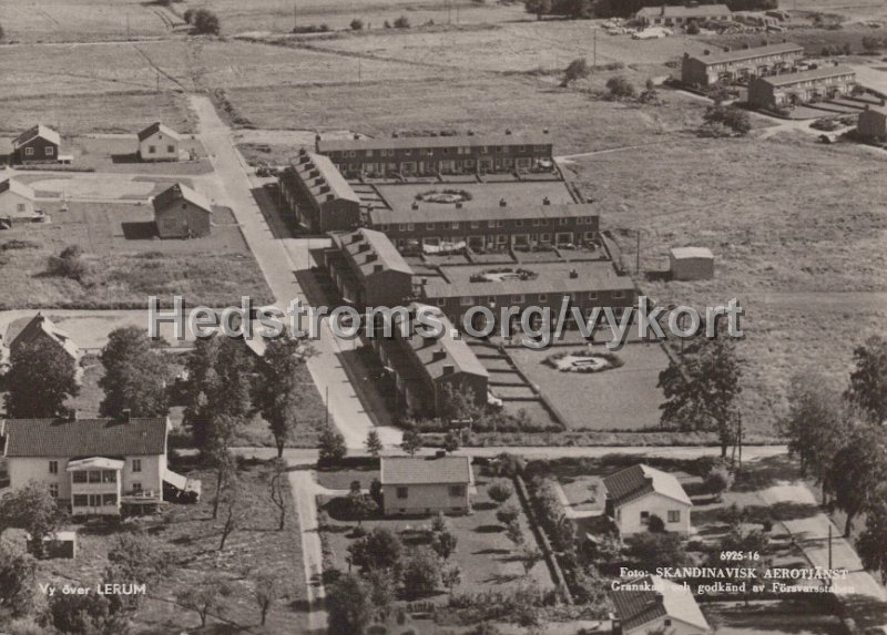 Vy over Lerum. Postganget 25 xxx 1959. Foto Skandinavisk Aerotjanst.jpg - Vy över Lerum.Postgånget 25 xxx 1959.Foto: Skandinavisk Aerotjänst.
